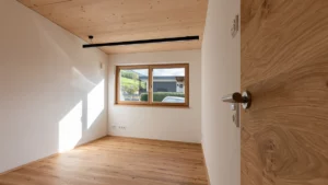 Kinderzimmer mit Sichtholzdecke